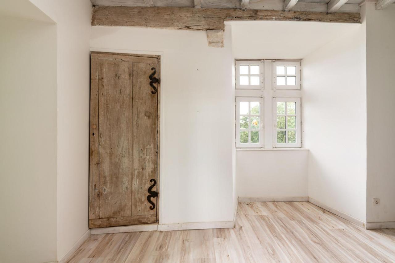 Appartements Au Chateau Ars Ars-sur-Formans Exterior foto