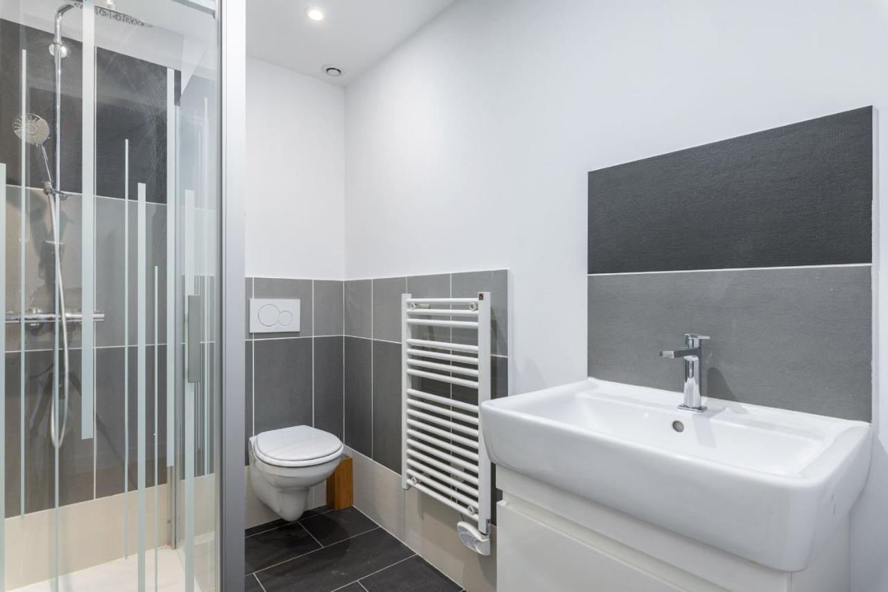 Appartements Au Chateau Ars Ars-sur-Formans Exterior foto
