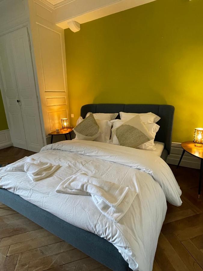 Appartements Au Chateau Ars Ars-sur-Formans Exterior foto