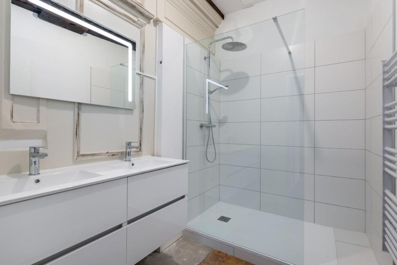 Appartements Au Chateau Ars Ars-sur-Formans Exterior foto
