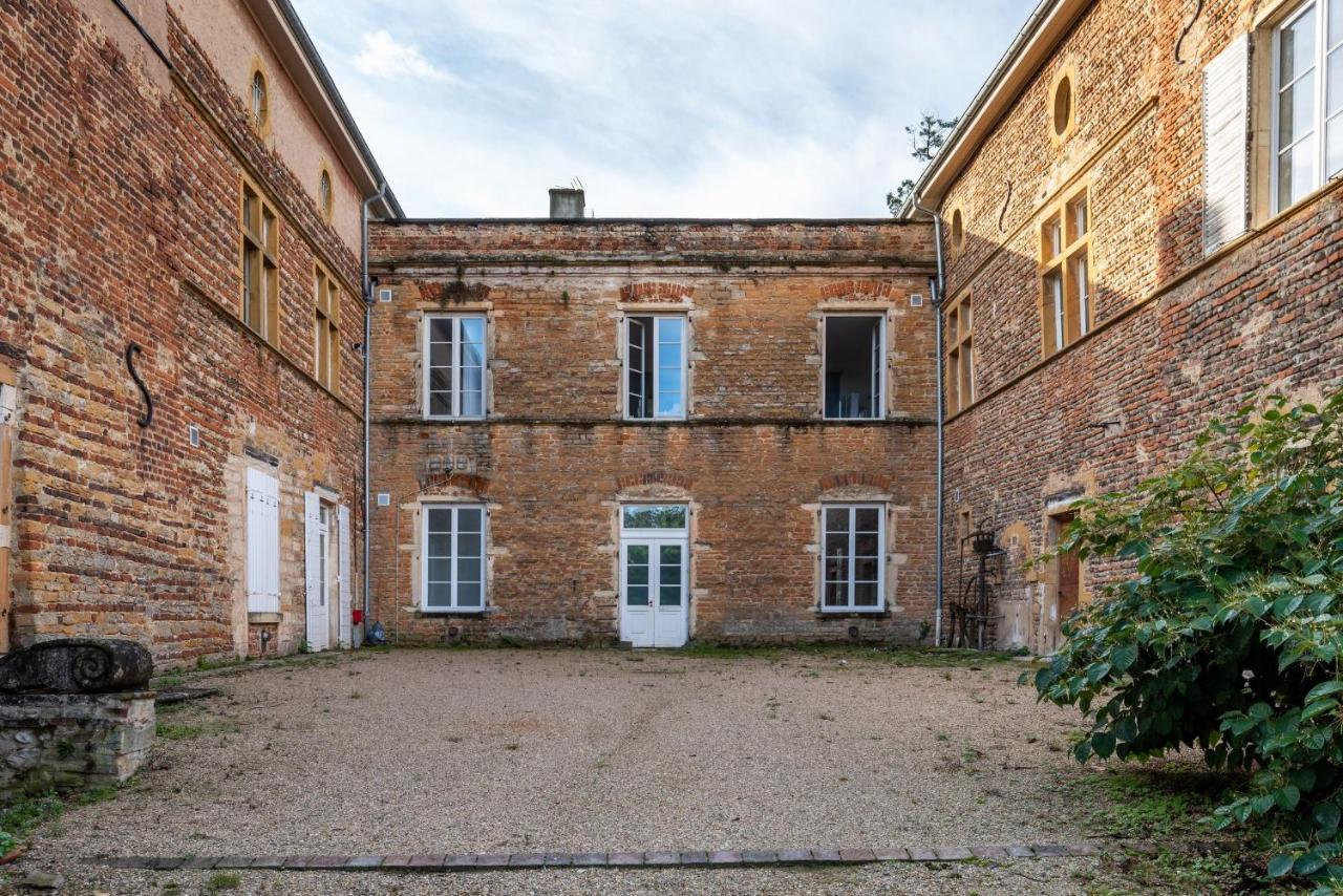 Appartements Au Chateau Ars Ars-sur-Formans Exterior foto